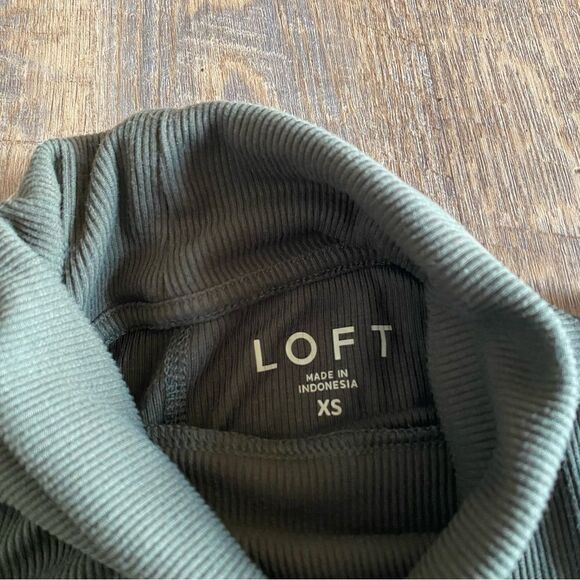 Loft Ribbed Turtleneck Shirt Long Sleeves XS Stretch Olive Green - Picture 3 of 10